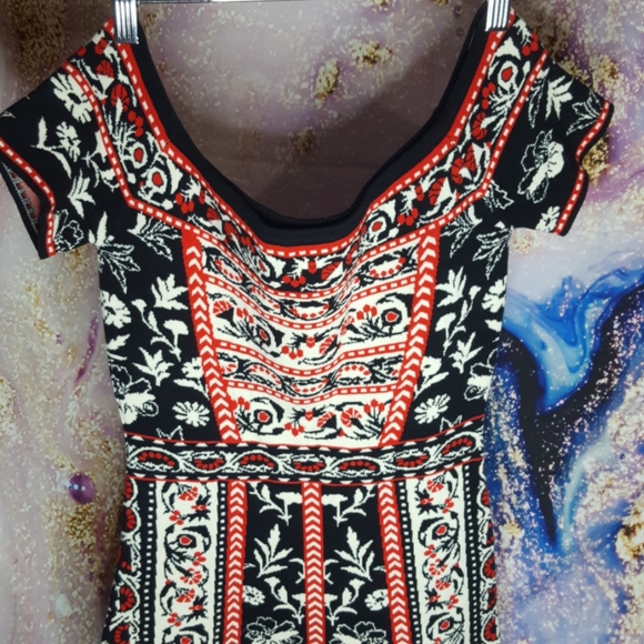 NWT Chelsea & Violet super soft printed knit dress - Picture 2 of 8